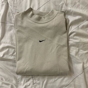 Men’s Nike long sleeve shirt